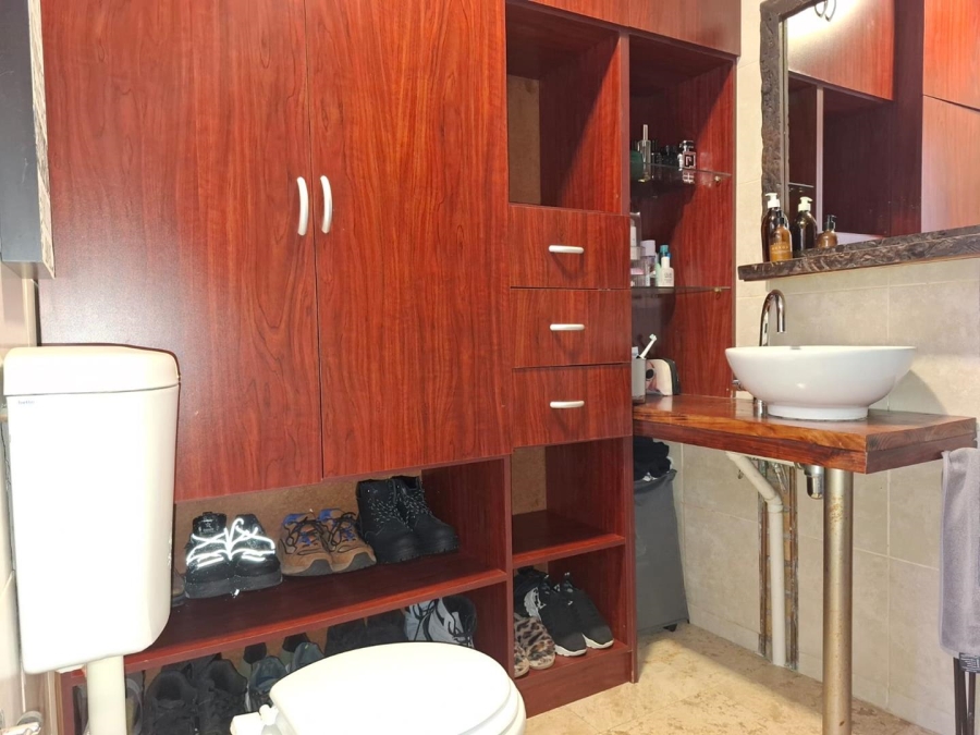 3 Bedroom Property for Sale in Sea Point Western Cape